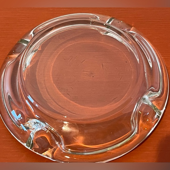 Heavy Clear Glass Ashtray Round Cigarettes, Cigars, Pipe Ashtray Collectors - Picture 6 of 10